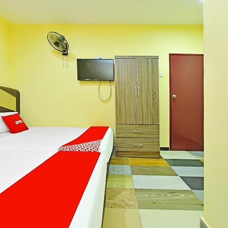 Oyo 873 Bamboo Inn Batu Feringgi Ngoại thất bức ảnh